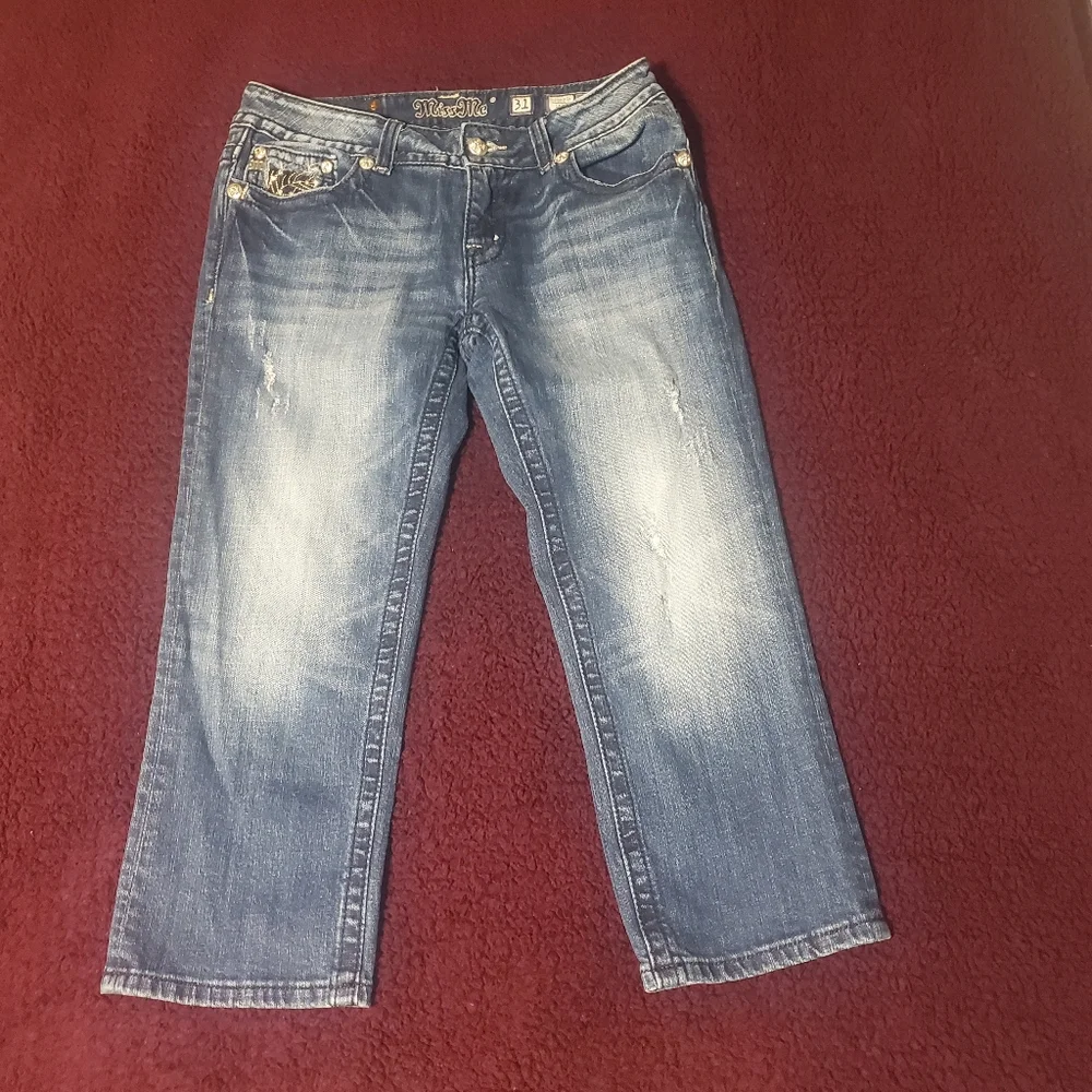 Miss Me Mid Rise Medium Wash Distressed Capri Jeans Bling Women Sz31 (32